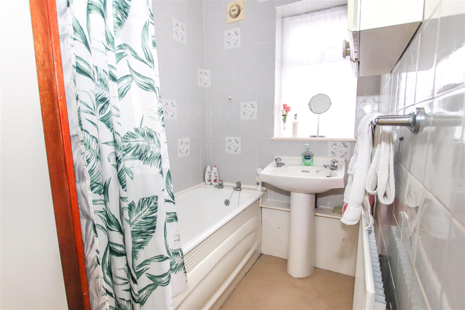 GROUND FLOOR BATHROOM